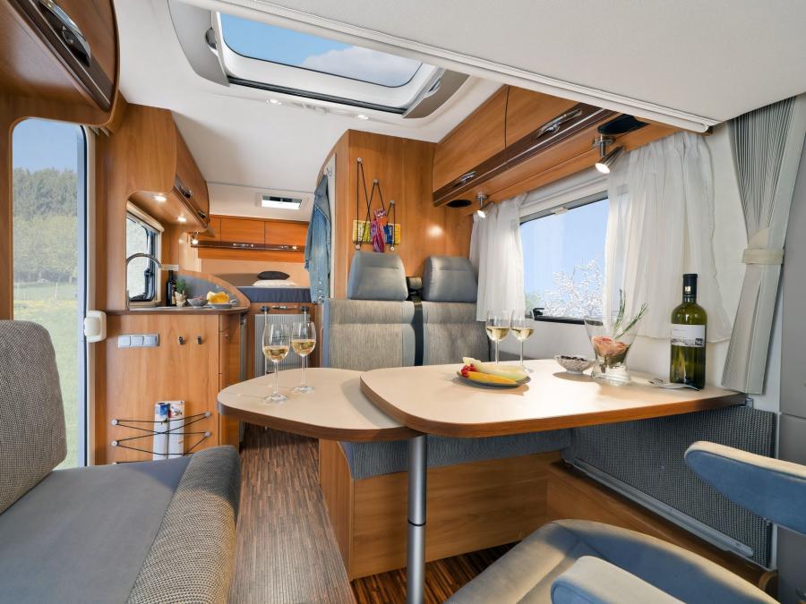 Интерьер Hymer Exsis-I 2007 года  (фото 2 из 14)